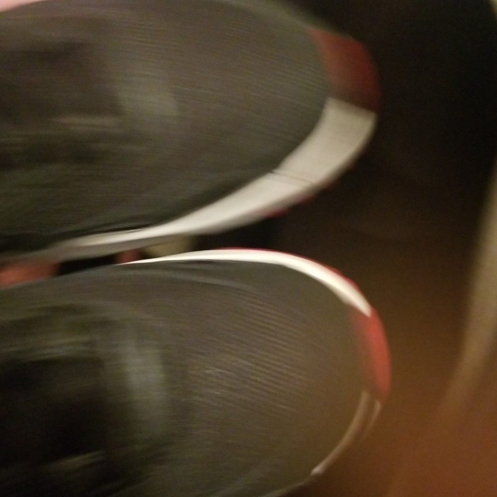 Nike's - Picture 2 of 7